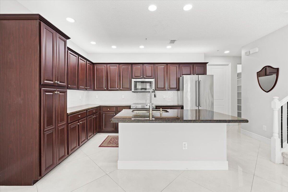  Residence photo 5