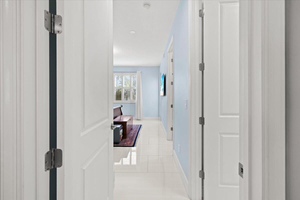  Residence photo 12