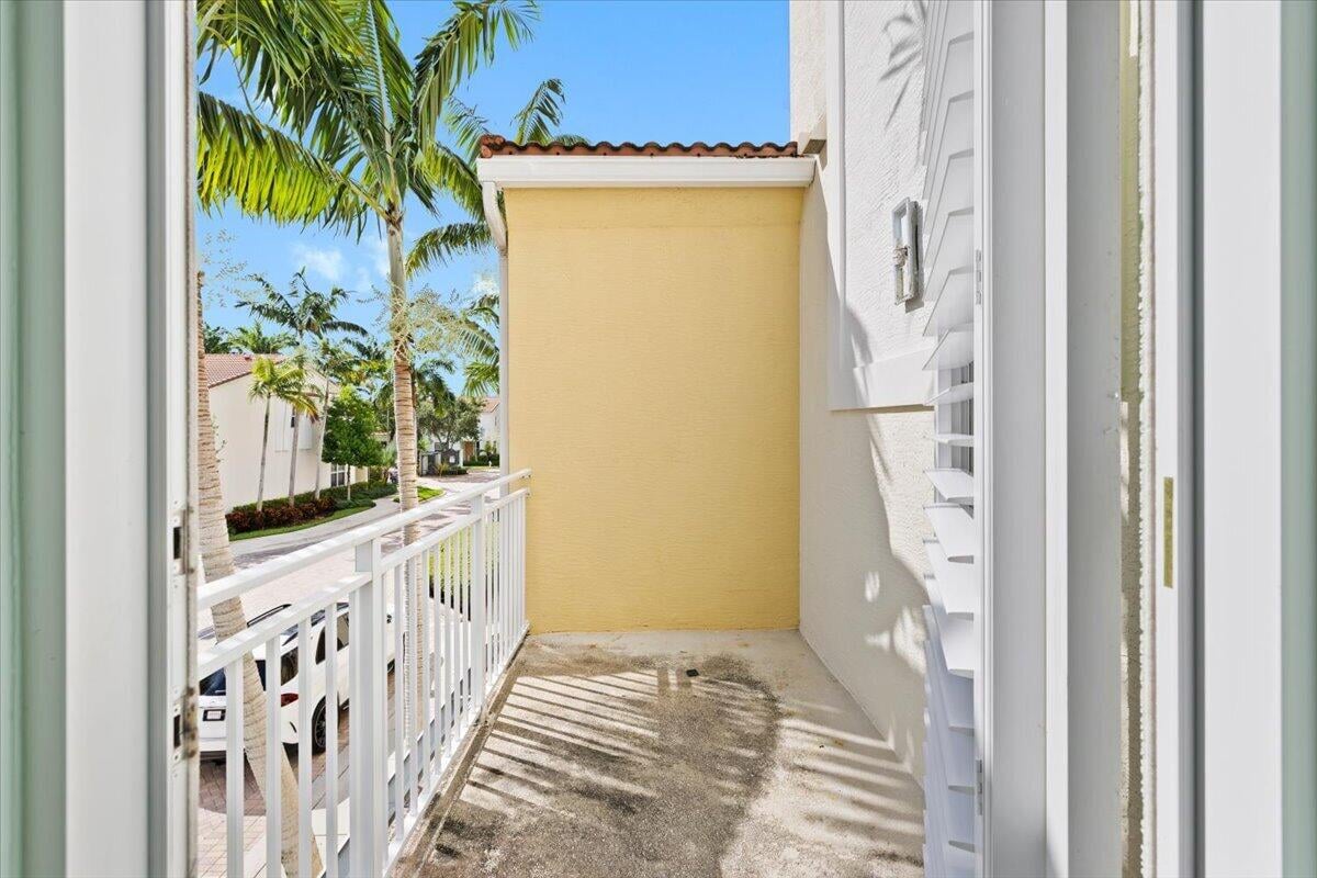  Residence photo 19