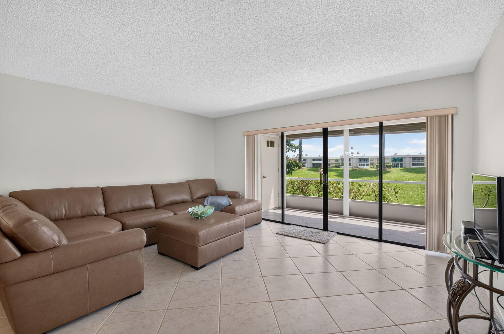 Residence photo 12