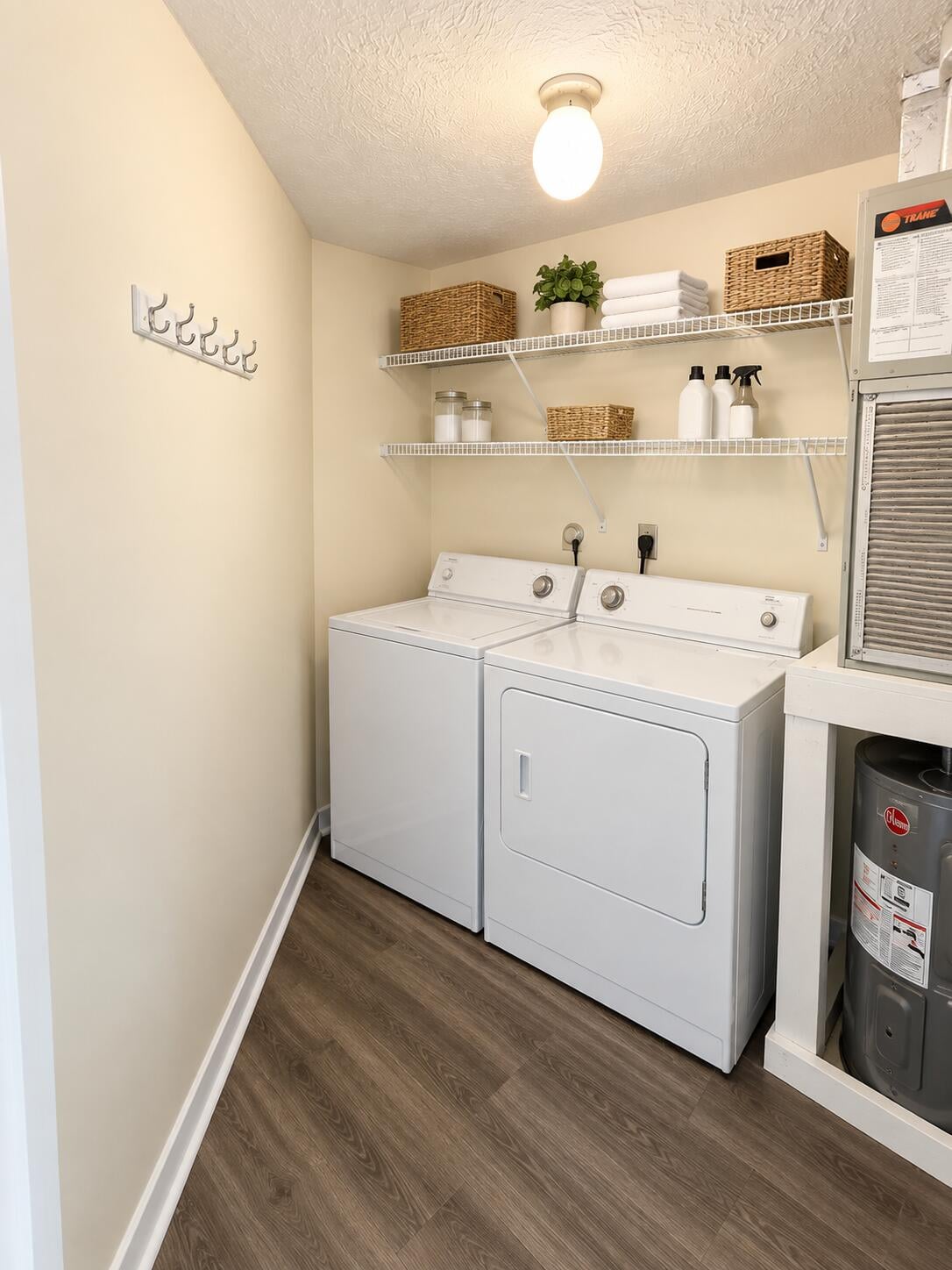 Unit J239 photo 9