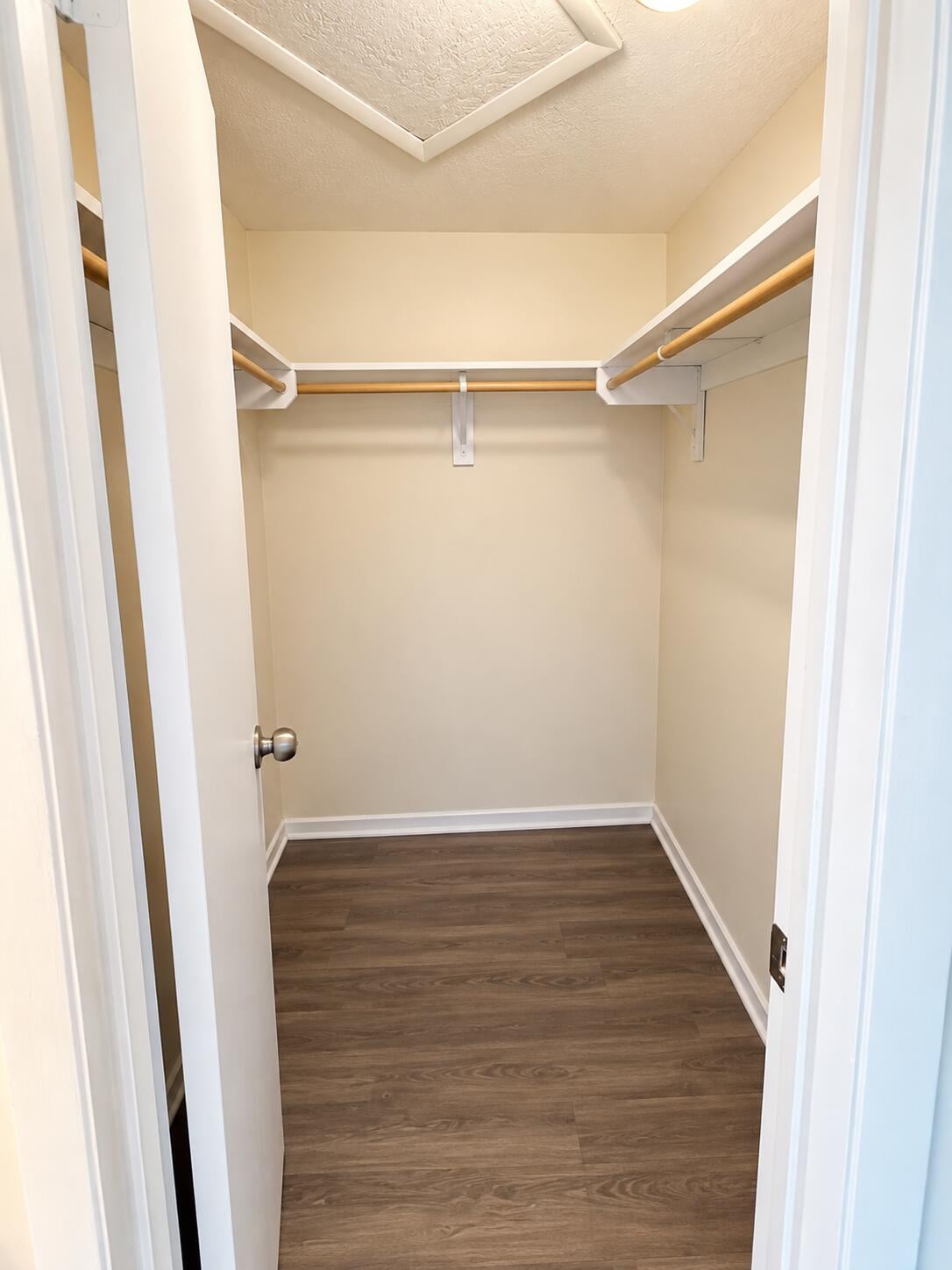 Unit J239 photo 11