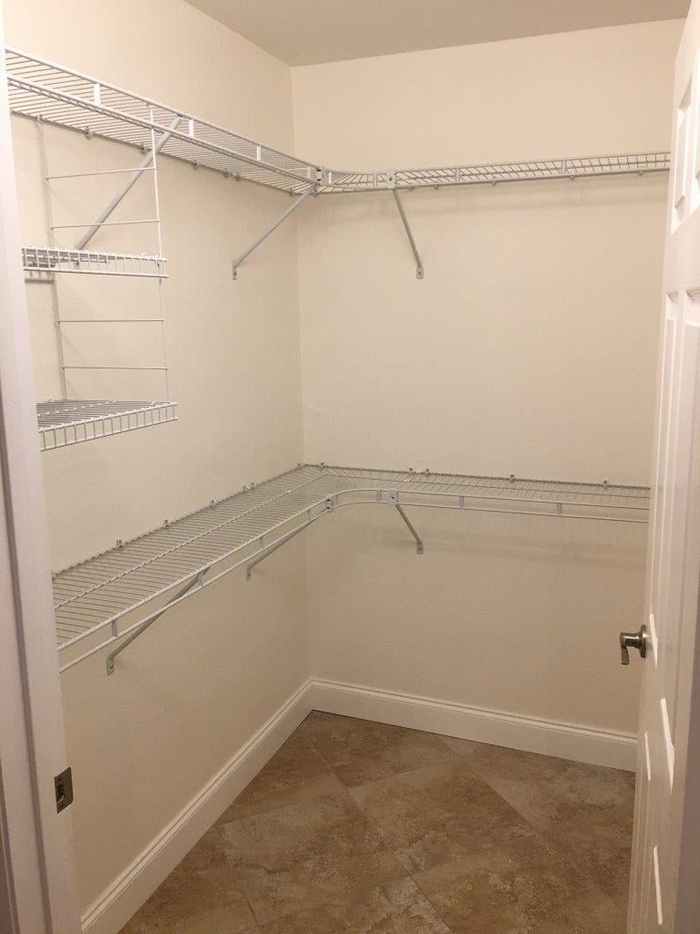 Unit 9-104 photo 5