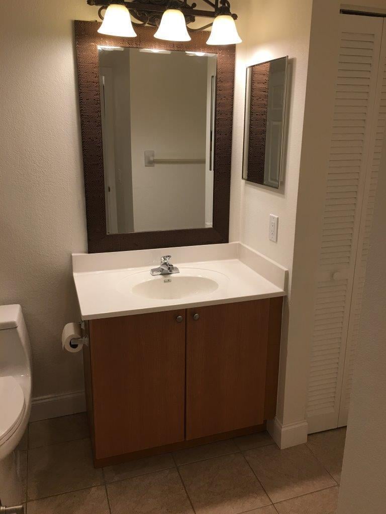 Unit 9-104 photo 8