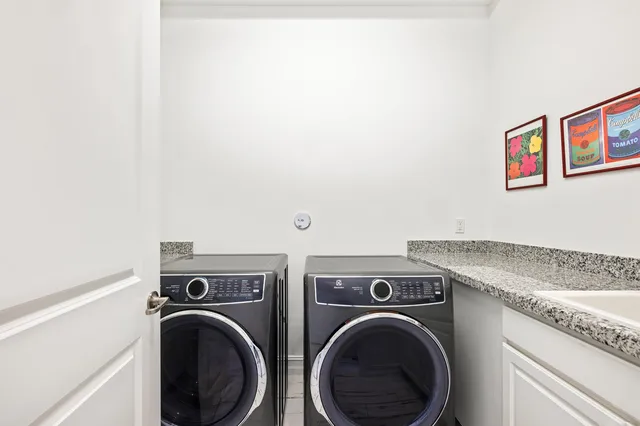 Residence photo 38