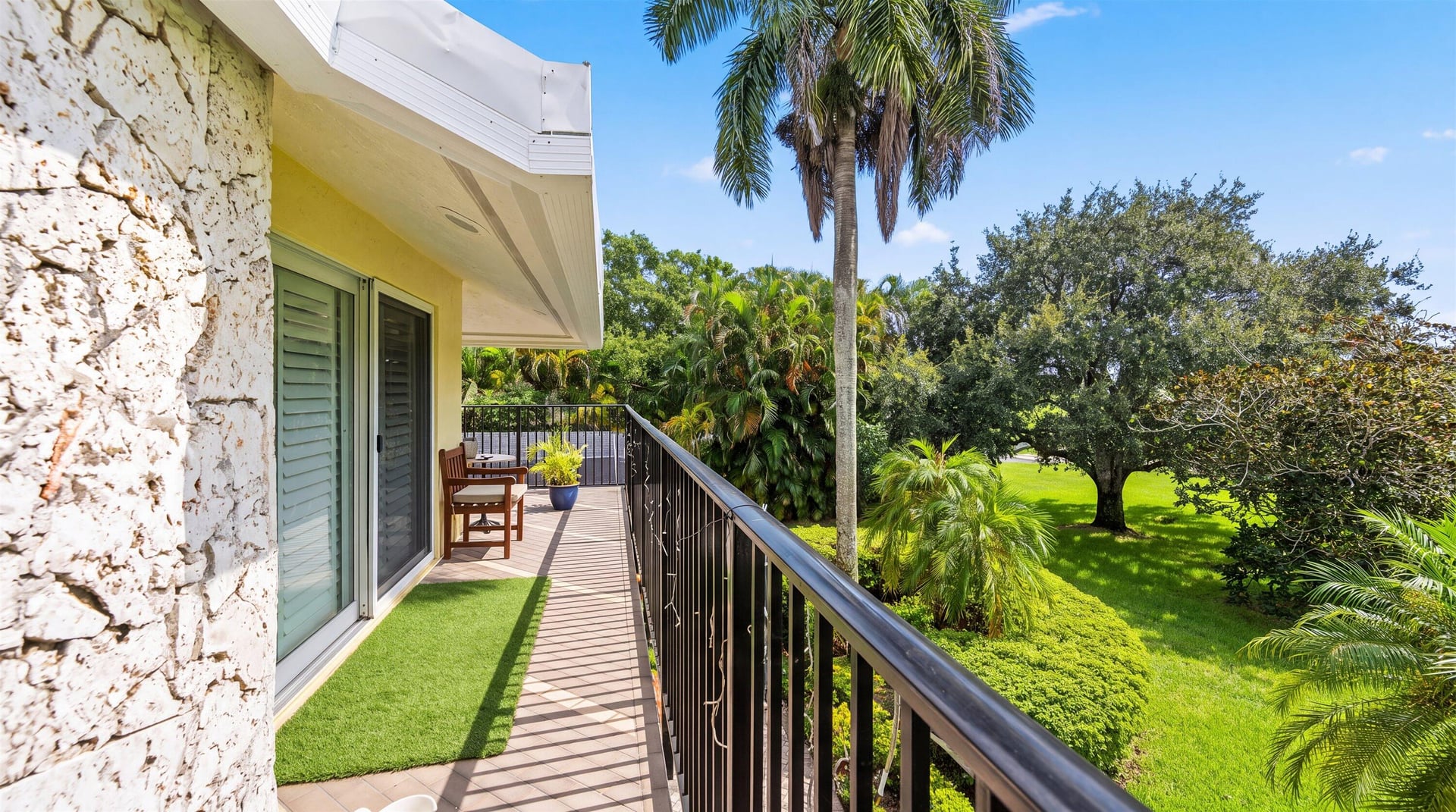 Residence photo 61