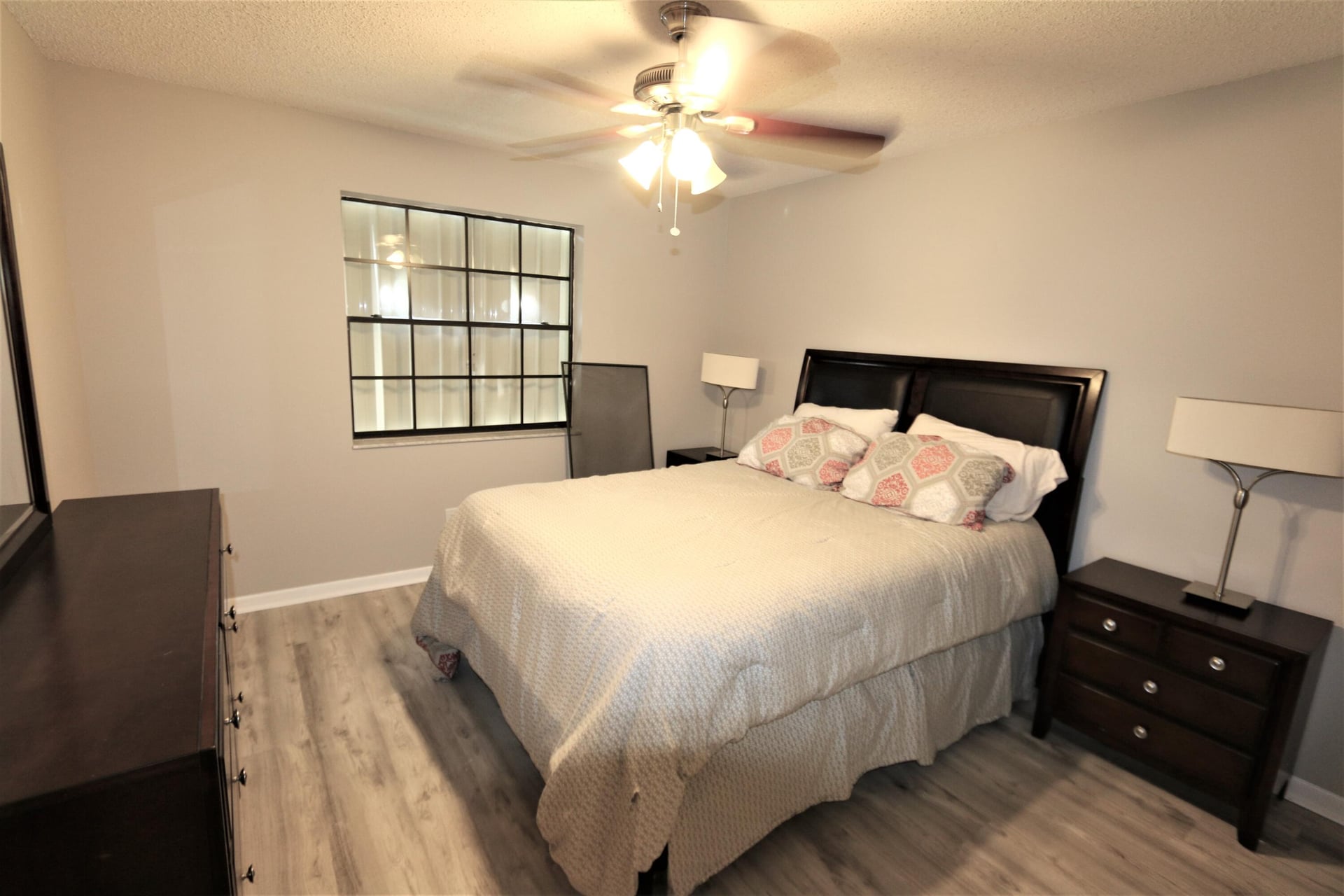 Unit C photo 22