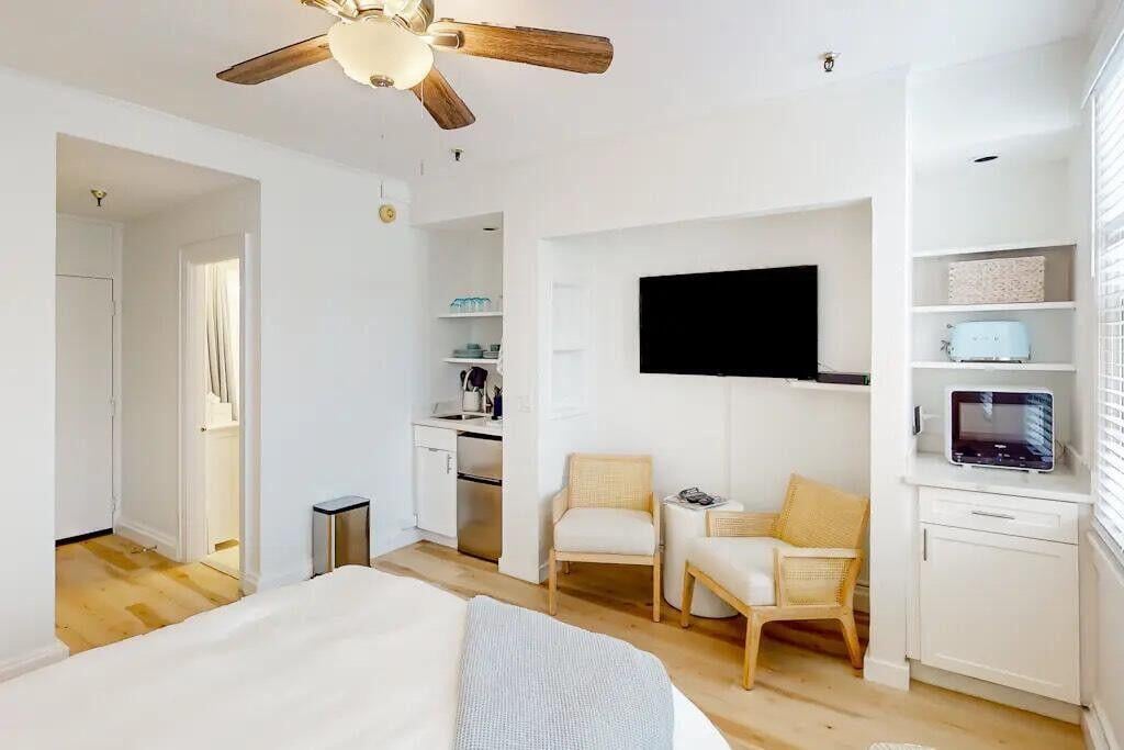 North End Palm Beach Unit 3215 photo 6