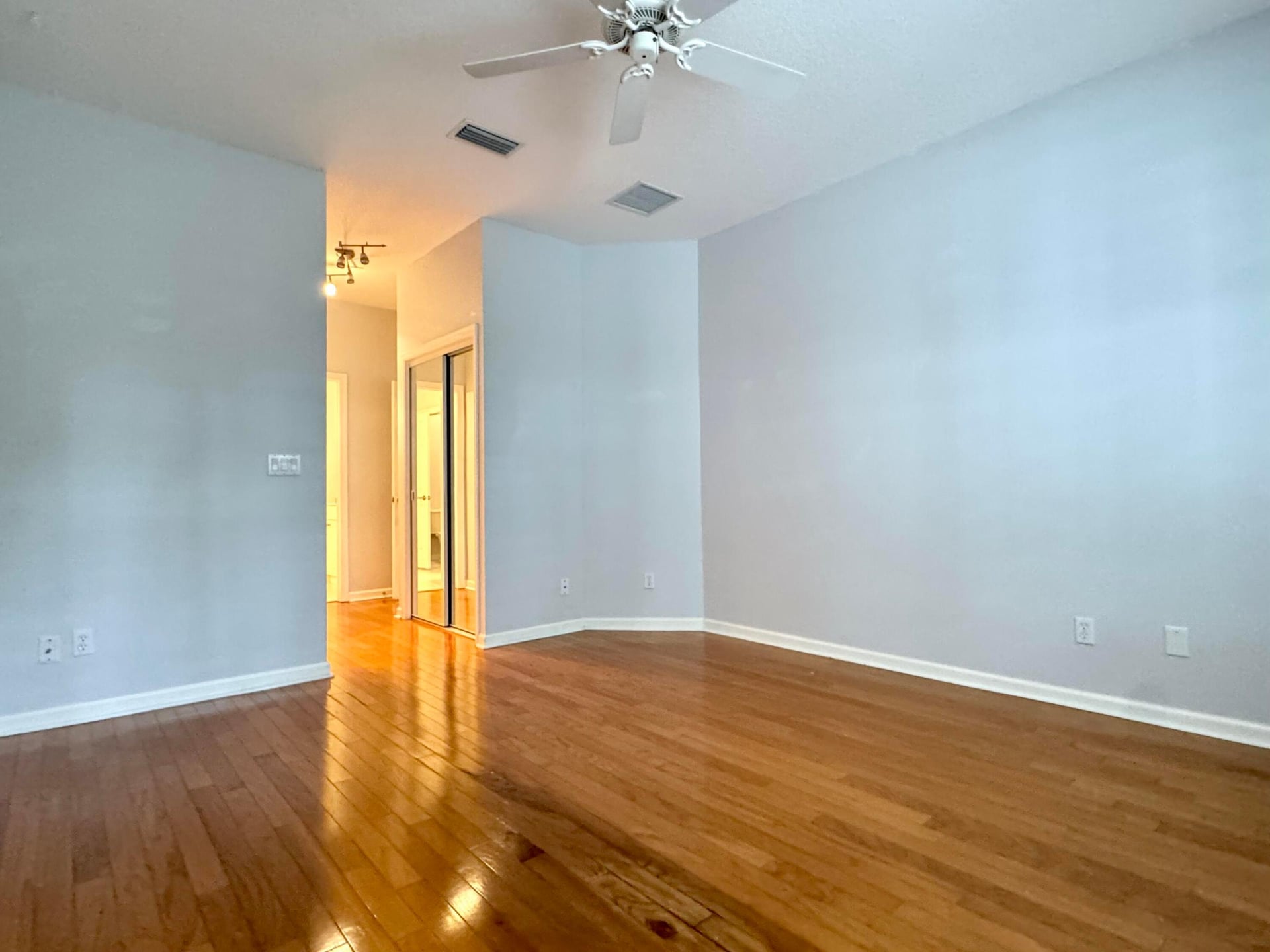 Residence photo 17