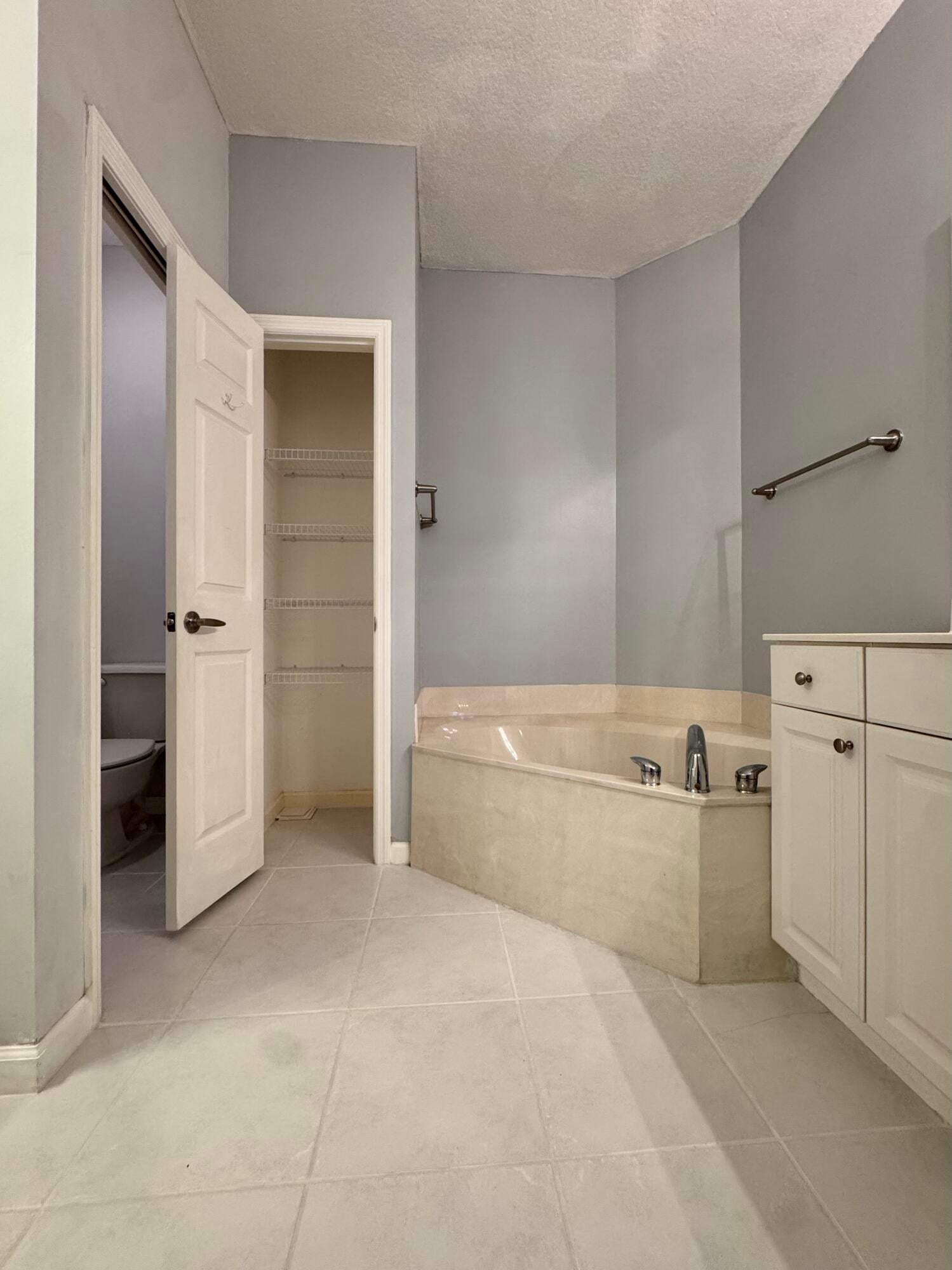 Residence photo 20
