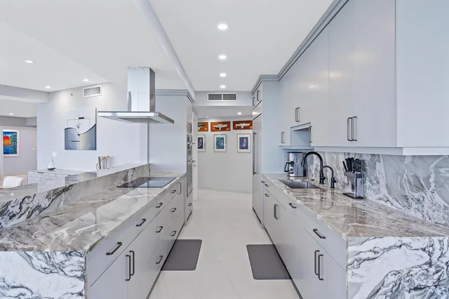 Unit 2151 photo 10