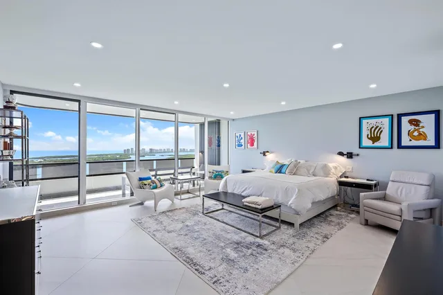 Unit 2151 photo 11