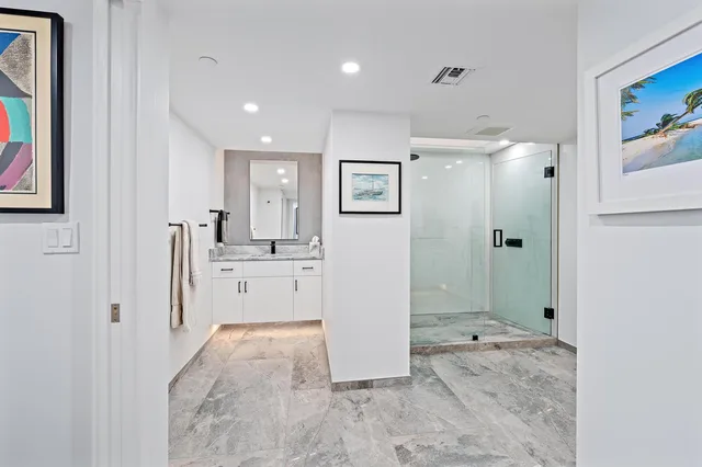 Unit 2151 photo 14
