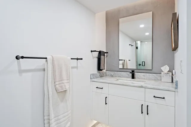 Unit 2151 photo 15
