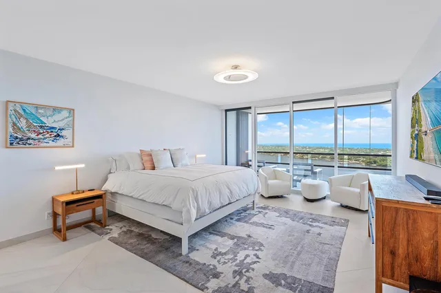 Unit 2151 photo 16