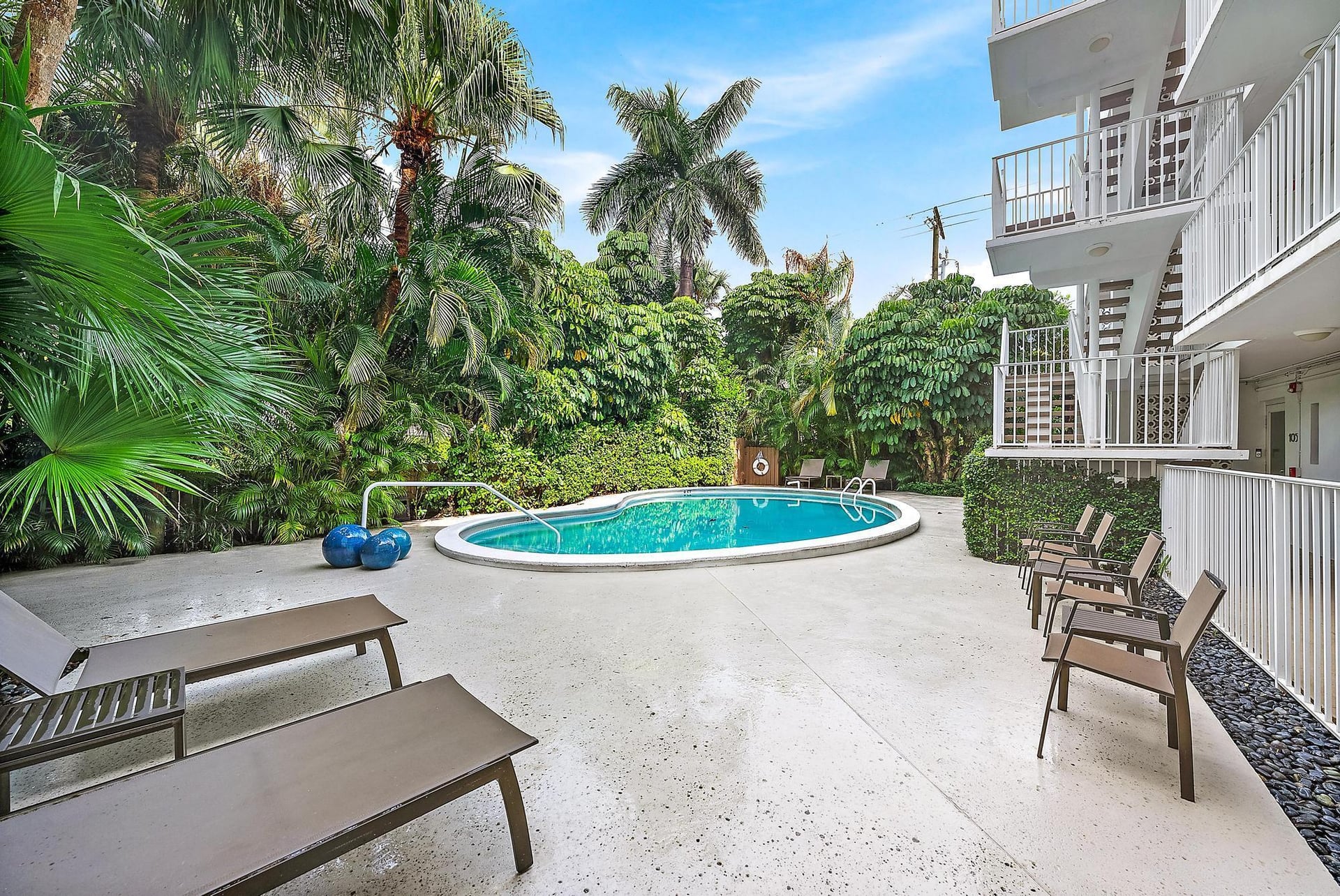In-Town Palm Beach Unit 303 photo 14