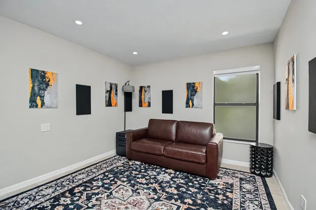 Residence photo 30