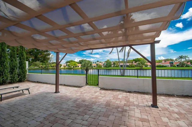 Residence photo 42