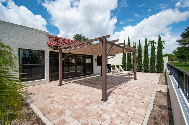 Residence photo 49