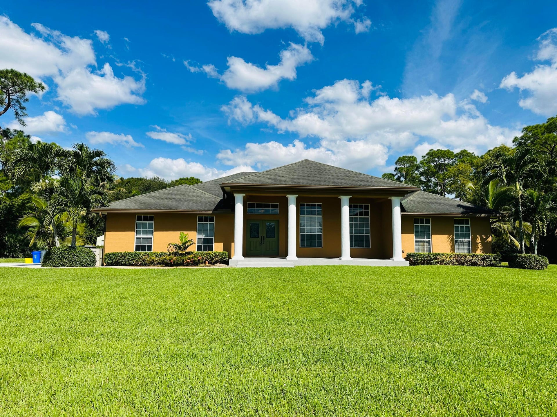 Residence photo 3