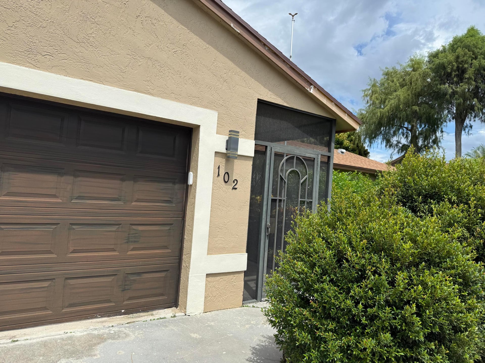 Residence photo 2