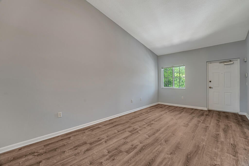 Unit 204 photo 6