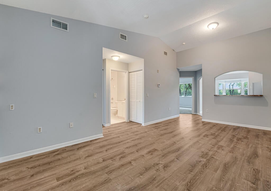 Unit 204 photo 8