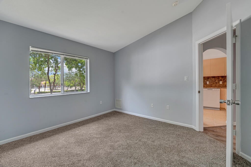 Unit 204 photo 14