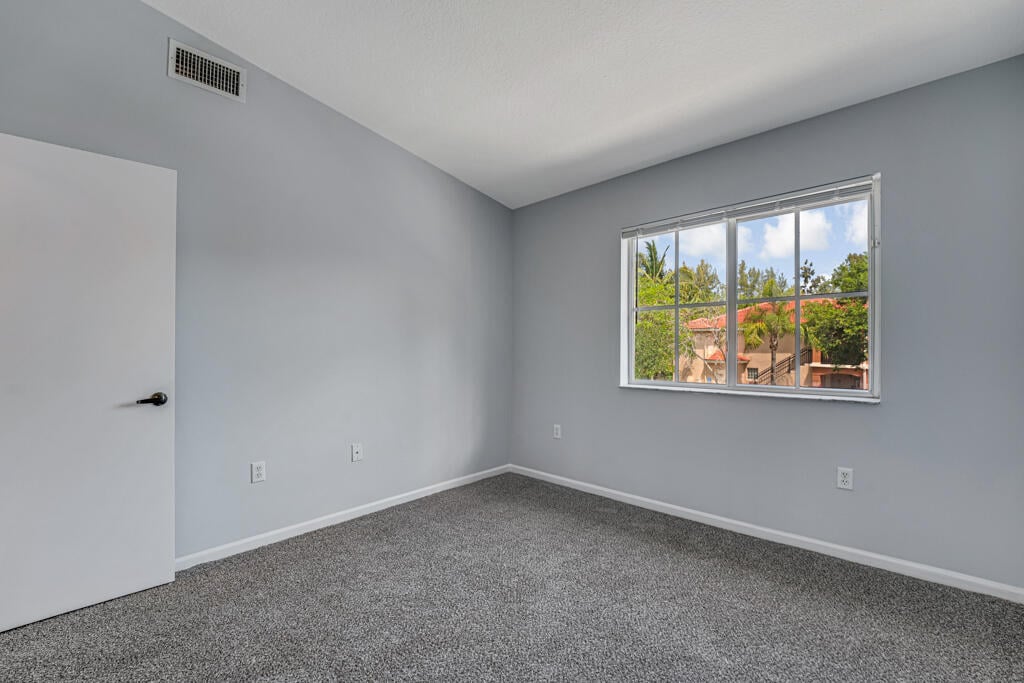 Unit 204 photo 19