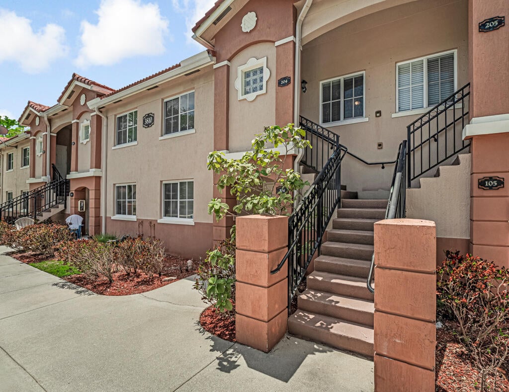 Unit 204 photo 22