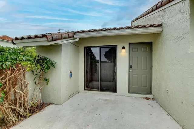Residence photo 2