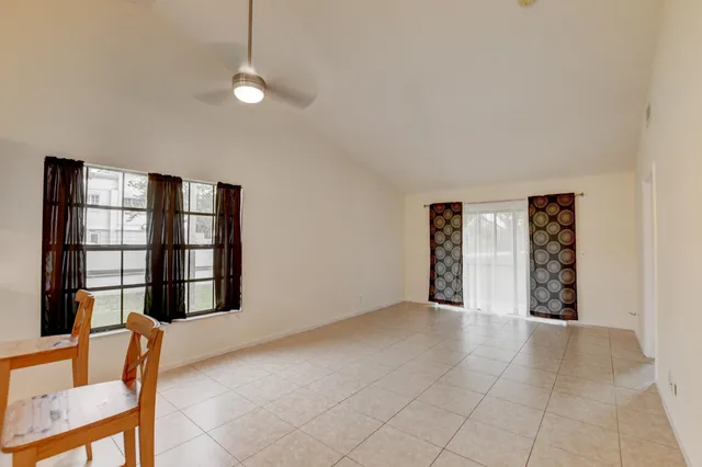 Residence photo 9