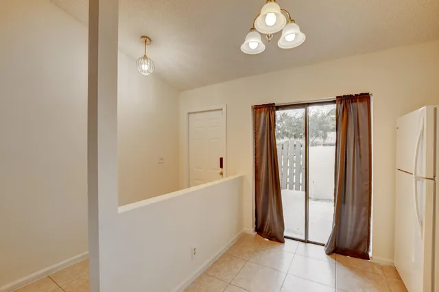 Residence photo 10