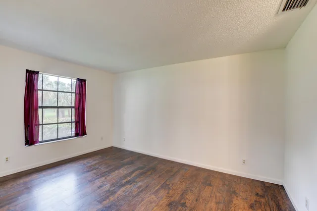 Residence photo 14