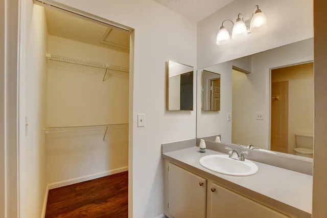 Residence photo 17