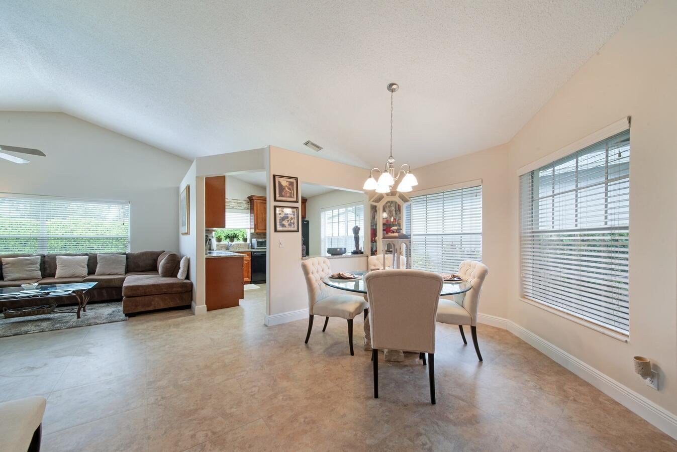 Residence photo 6