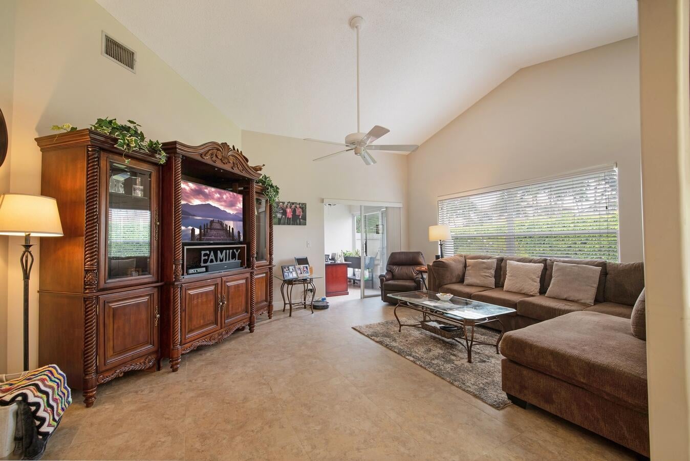 Residence photo 11
