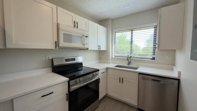 Unit 60 photo 2