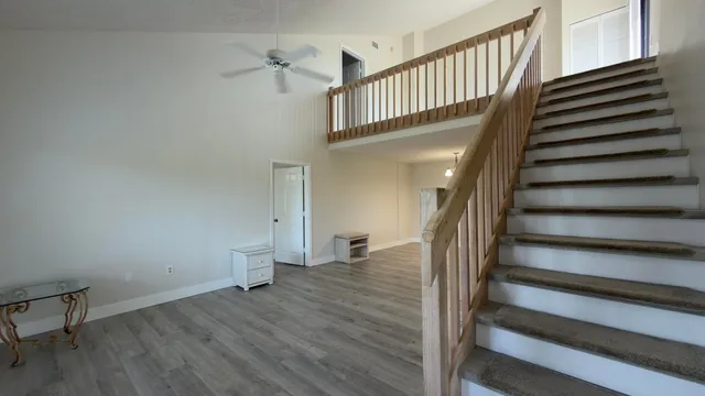 Unit 60 photo 6