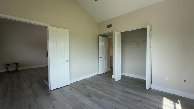 Unit 60 photo 14