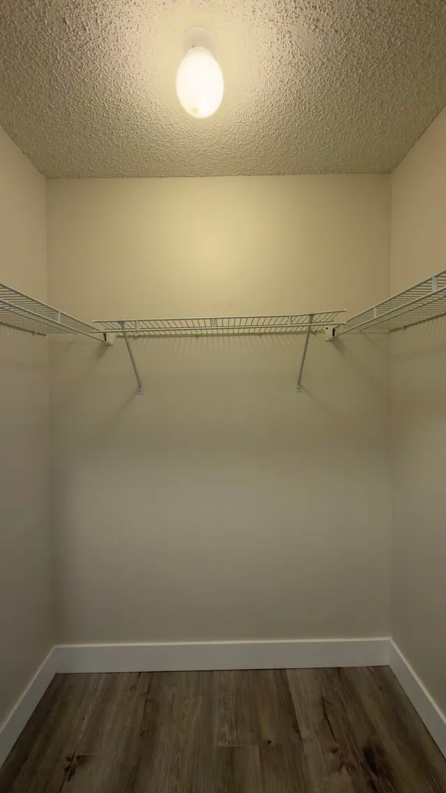Unit 60 photo 43