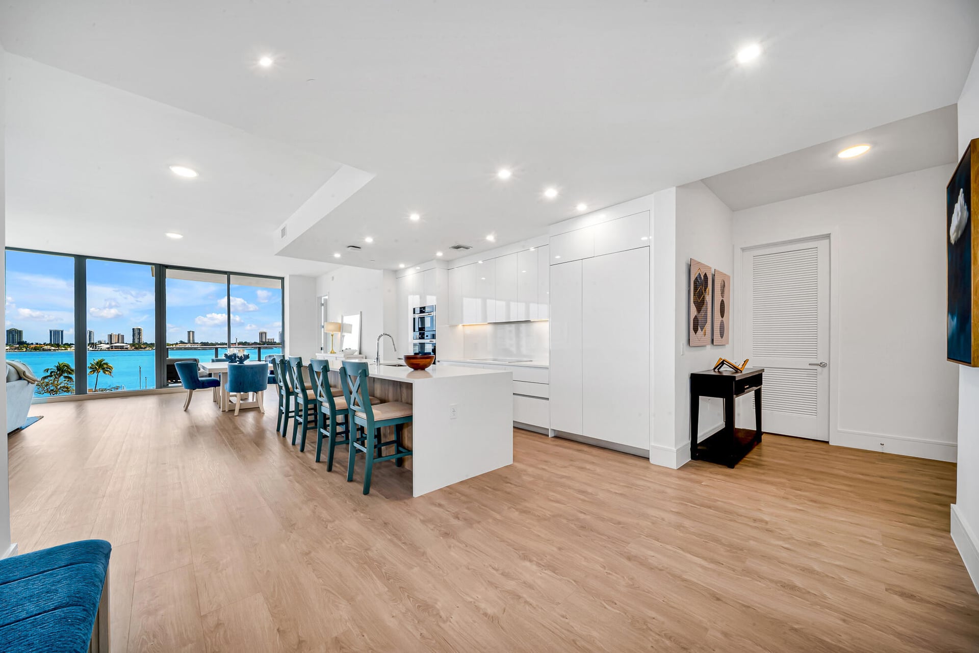 Nautilus 220 Unit 502 photo 10