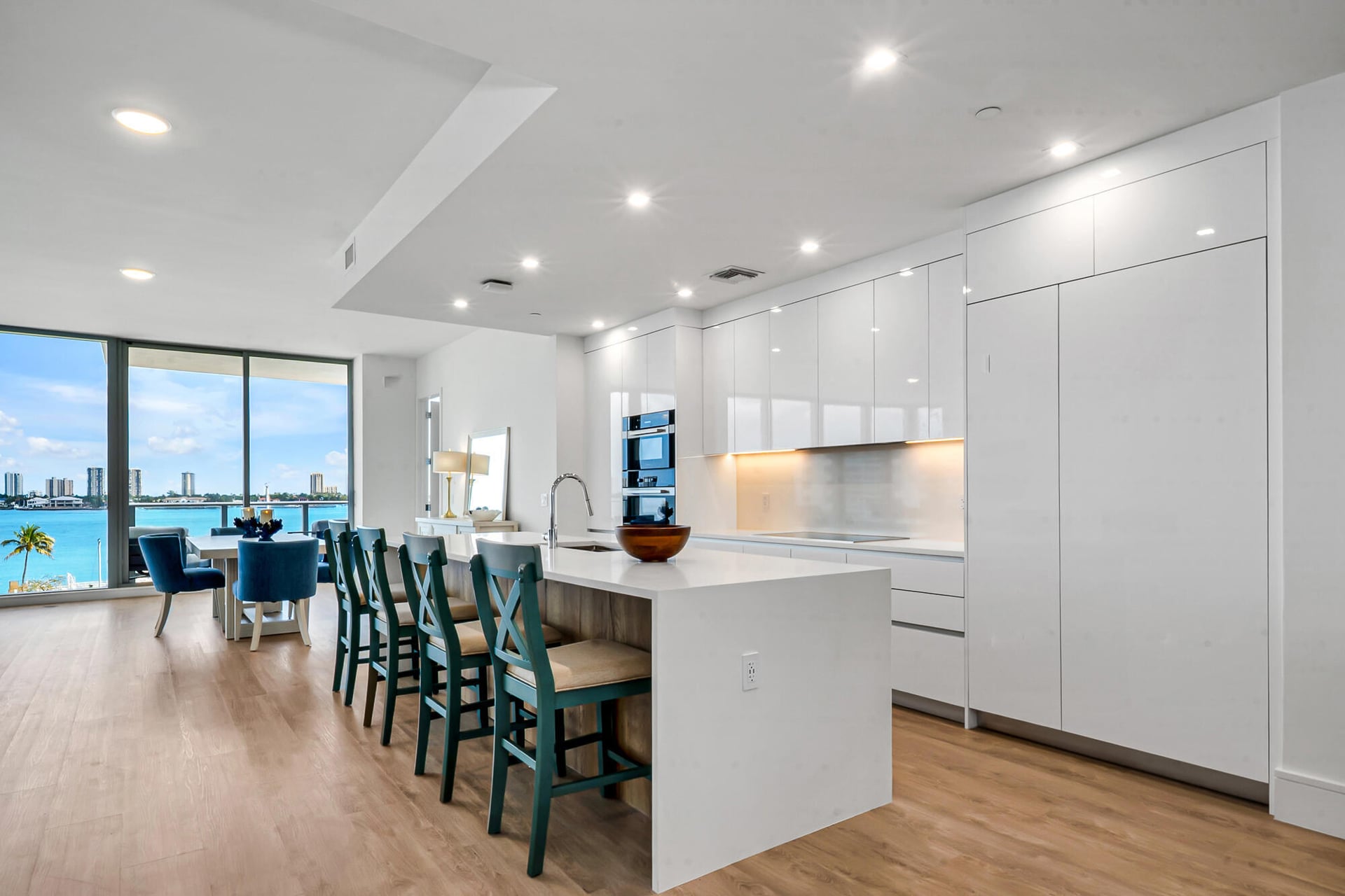 Nautilus 220 Unit 502 photo 17
