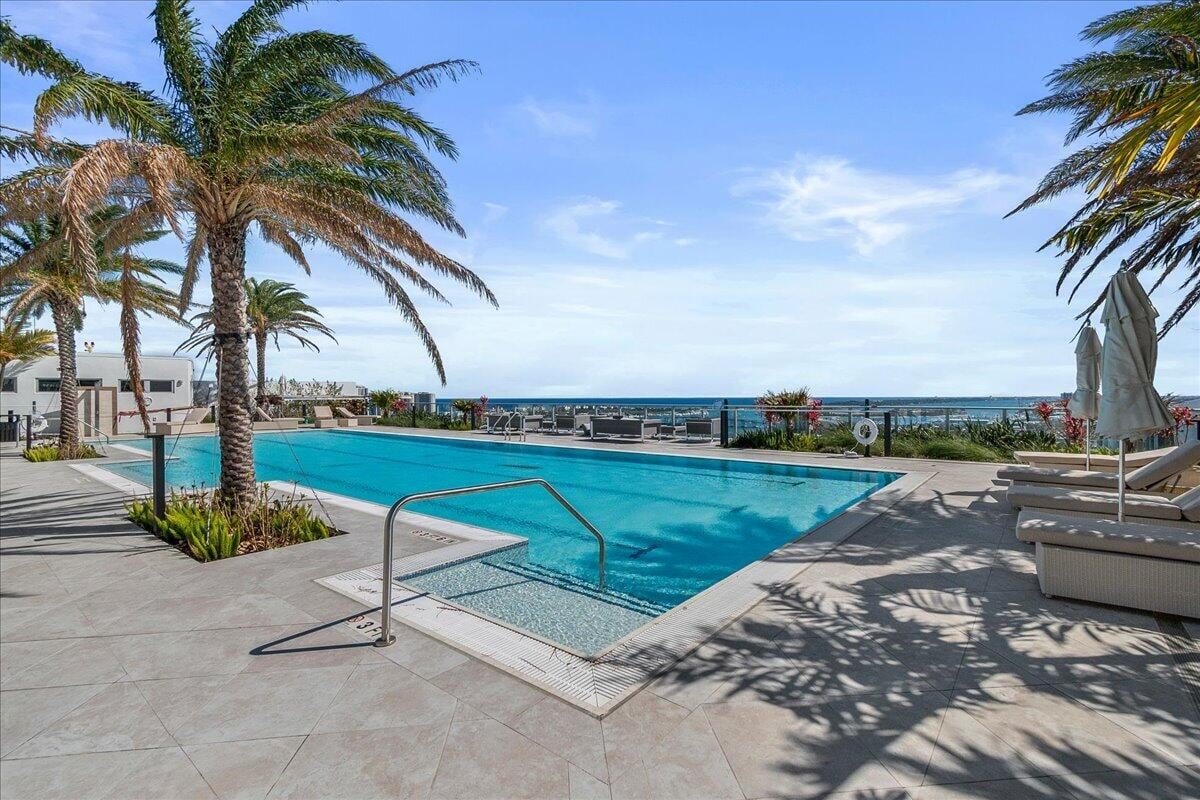 Nautilus 220 Unit 1608 photo 13