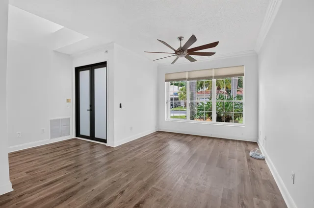 Residence photo 8