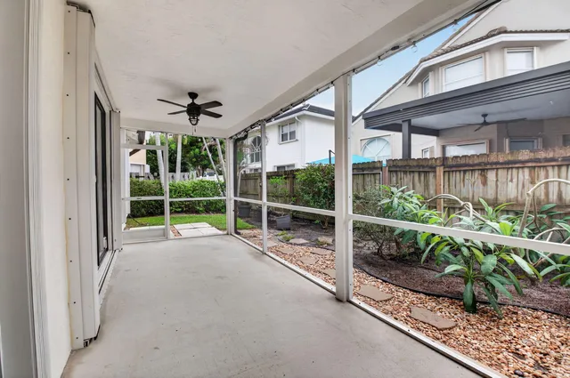 Residence photo 38