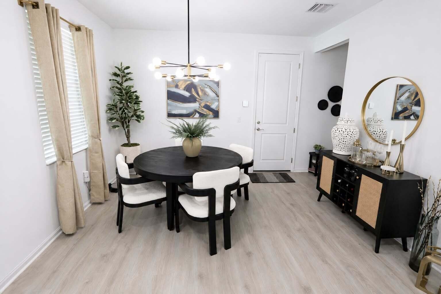 Residence photo 3