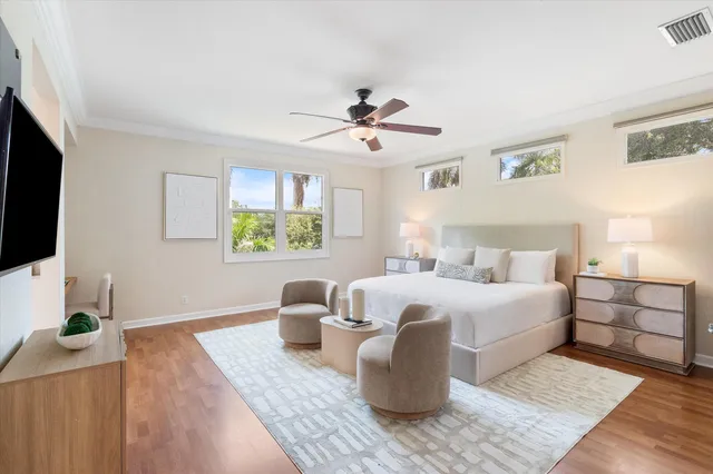 Residence photo 11