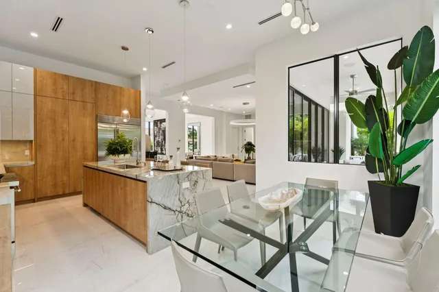  Residence photo 11