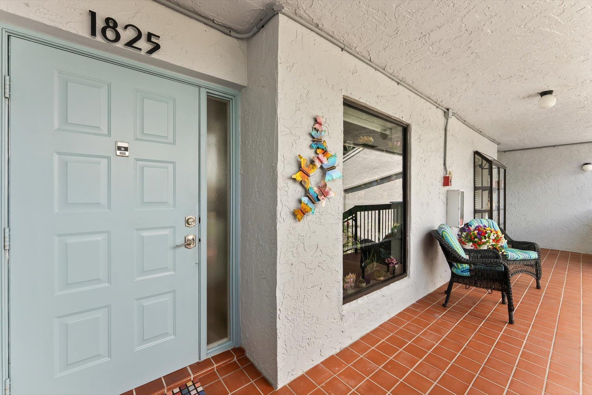 Unit 1825 photo 4